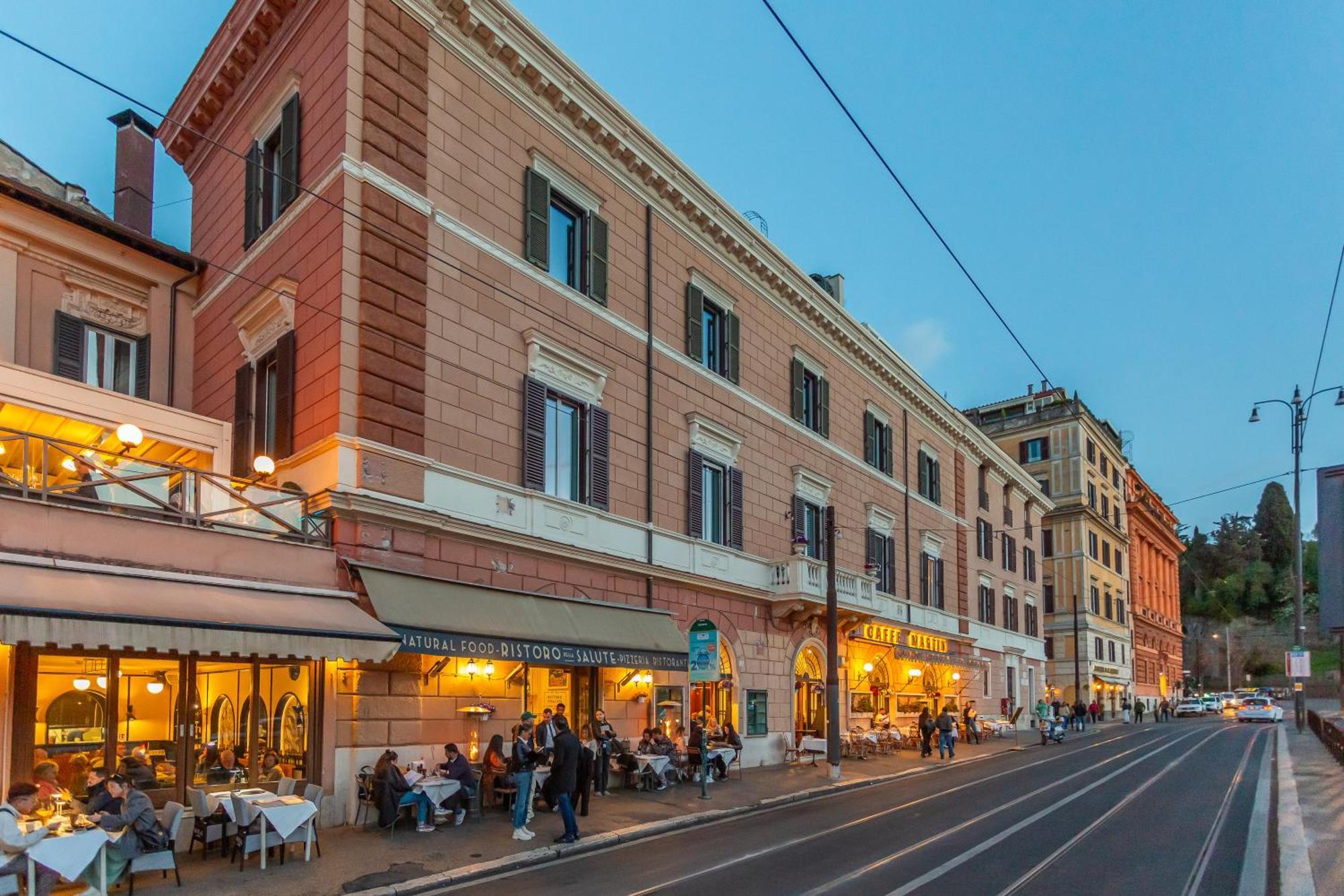 Iconic Apartment With Unique Colosseum View Roma Dış mekan fotoğraf